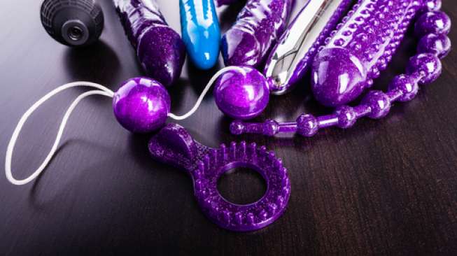 Ilustrasi beragam mainan seks (sex toys). (Shutterstock)