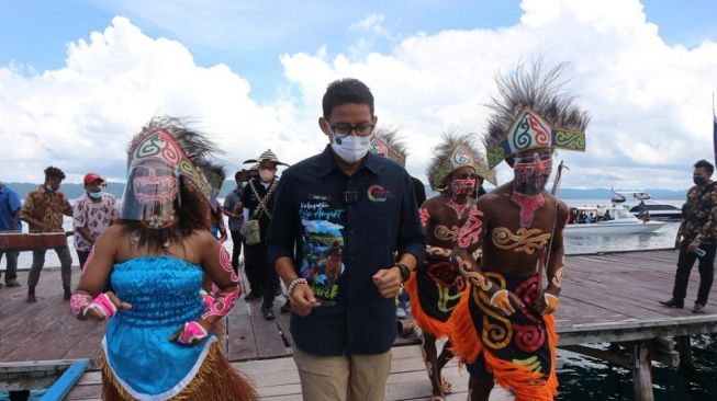 Menteri Pariwisata dan Ekonomi Kreatif Sandiaga Uno di Raja Ampat.