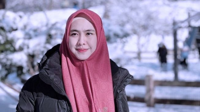 Ustazah Oki Setiana Dewi saat liburan ke Amerika Serikat. [foto: Times Indonesia/Oki Setiana Dewi]