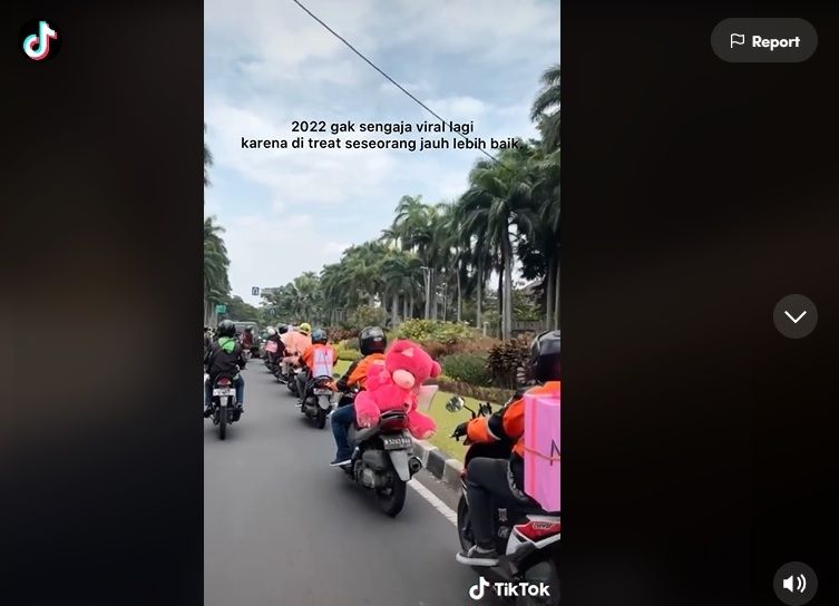 Gadis Ini Dapat Kejutan Spesial Setelah Dikhianati Kekasih dan Sahabatnya. (TikTok)