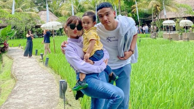 Fadly dan Fuji bareng Gala Sky Andriansyah [Instagram]