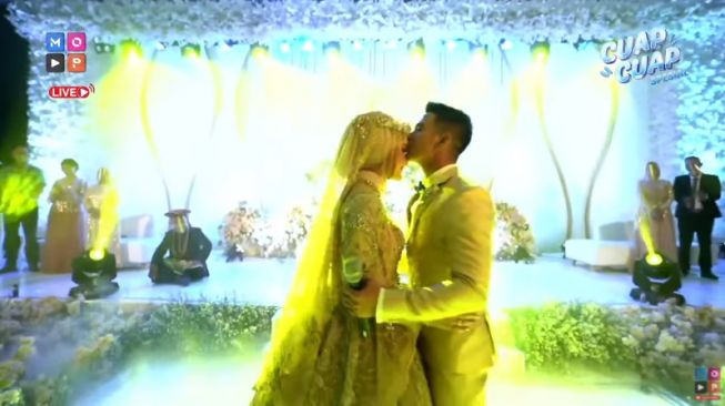 Momen pernikahan Ridho DA dan Syifa. [YouTube/MOP Channel]