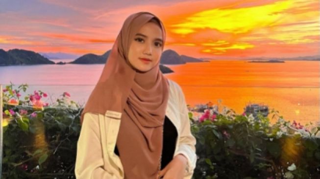 Profil Wirda Mansur dan Sekolahnya, Putri Yusuf Mansur yang Sedang Disorot