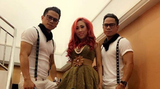 Hamzih bersama Hamzah dan Dewi Sanca [dok: Dewi Sanca]