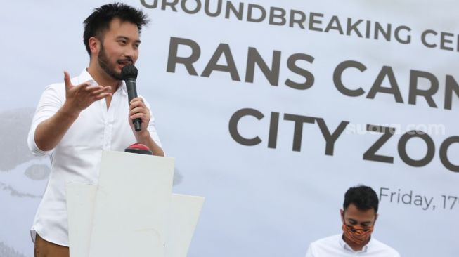 Presiden Direktur Prestige Motorcars Rudy Salim saat acara Groundbreaking RANS Carnival Zoo di Pantai Indah Kapuk 2, Banten, Jumat (17/12/2021). [Kabarindong.com/Alfian Winanto]