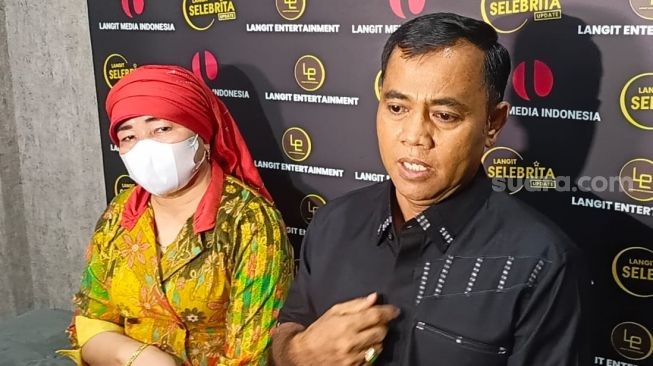 Orangtua Bibi Ardiansyah, H Faisal dan Dewi Zuliati. [Rena Pangesti/Kabarindong.com]