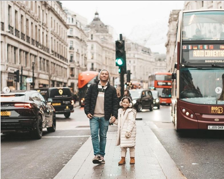 5 Potret Liburan Gading Marten dan Gisella Anastasia di London. (Dok: Instagram/Gadiiing)