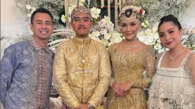 Raffi Ahmad bersama istrinya, Nagita Slavina ke acara pernikahan Kaesang Pangarep dan Erina Gudono [Instagram/raffinagita1717]