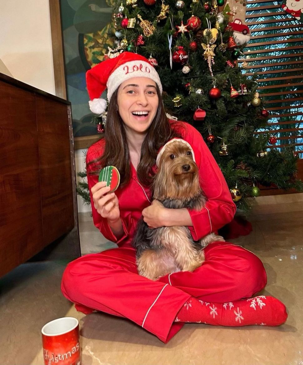 Momen Seleb Bollywood Rayakan Natal (Instagram/@therealkarismakapoor)