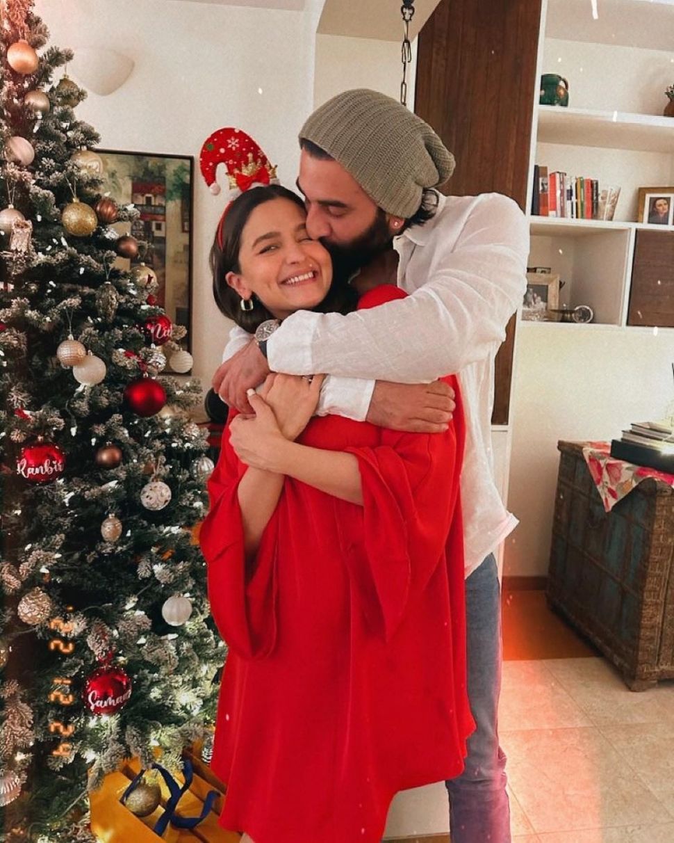 Momen Seleb Bollywood Rayakan Natal (Instagram/@aliaabhatt)