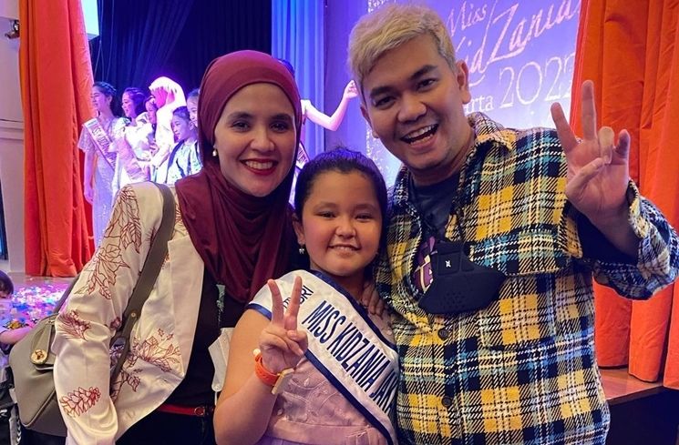 Potret Harmonis Keluarga Indra Bekti (Instagram/@dhila_bekti)