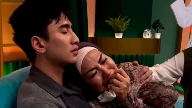 Momen Venna Melinda Nangis Kejer di Acara TV (YouTube TRANS TV Official)