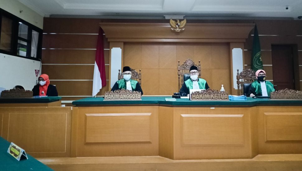 Suasana jalannya sidang perceraian antara Alvin Faiz dan Larissa Chou yang harus ditunda karena keduanya tidak hadir di Pengadilan Agama Cibinong, Bogor, Jawa Barat, Rabu (2/5/2021). [Kabarindong.com/Alfian Winanto]