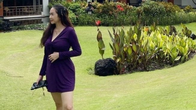 Potret Aura Kasih Pamer Body Goals (Instagram/@aurakasih)