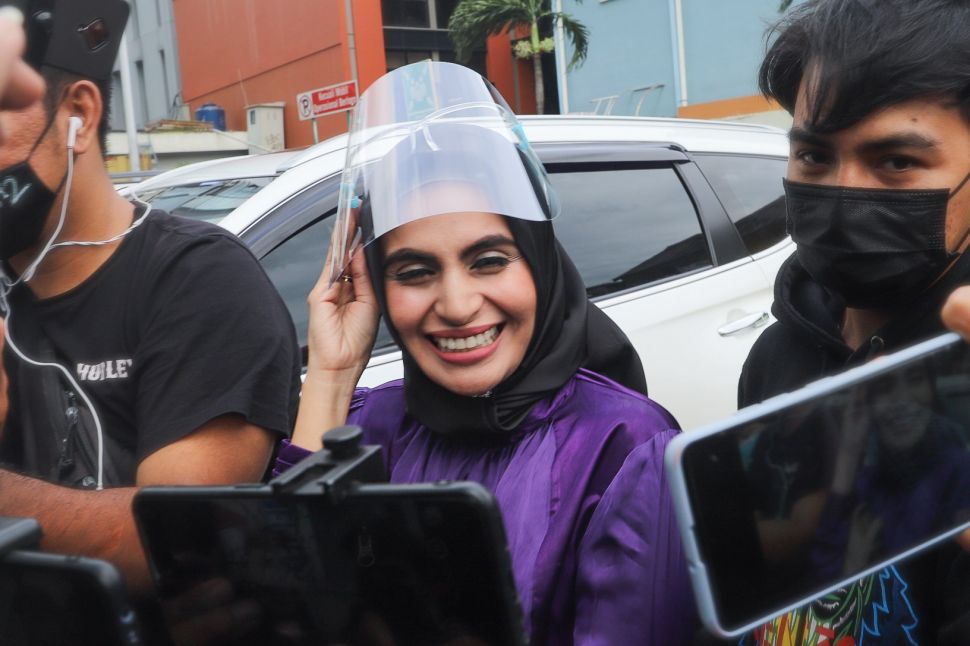 Aktris Asha Shara saat ditemui di Kawasan Tendean, Jakarta Selatan, Rabu (9/12). [Kabarindong.com/Alfian Winanto]