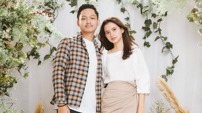 Momen pemotretan prewedding Azriel Hermansyah dan Sarah Menzel. (YouTube/Ther Hermansyah A6)