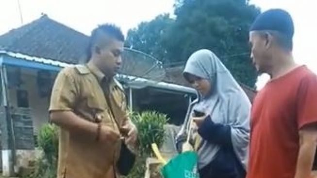 Viral Kepala Desa (Kades) Nyentrik di Sumedang Berambut Mohawk (TikTok)