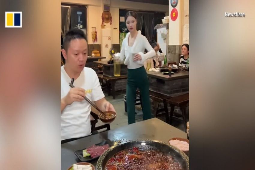 Viral Pramusaji Android di Restoran China, Saingi Robot Humanoid