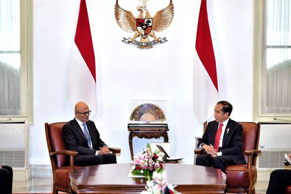 Presiden Jokowi Berharap Microsoft Bangun Pusat Riset di IKN